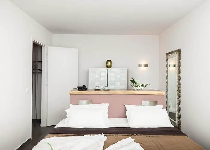 Pantokrator Hotel
