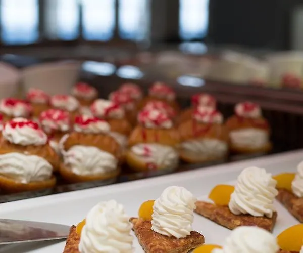 παντοκράτωρ 3* Μπαρμπάτι